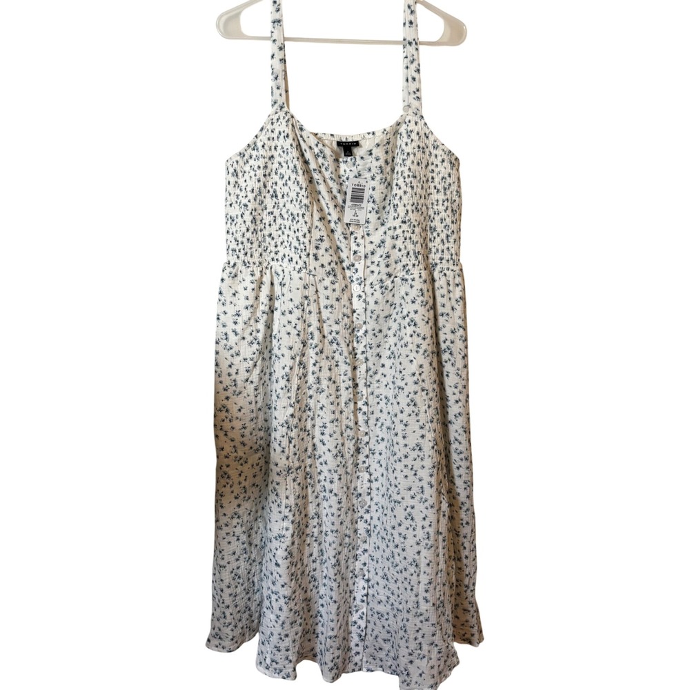 Torrid Women's Dress 2XL NWT Smocked Button Down Whisper White Floral Pattern